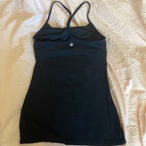 Lululemon spaghetti strap razor tank w built in bra. Size 4